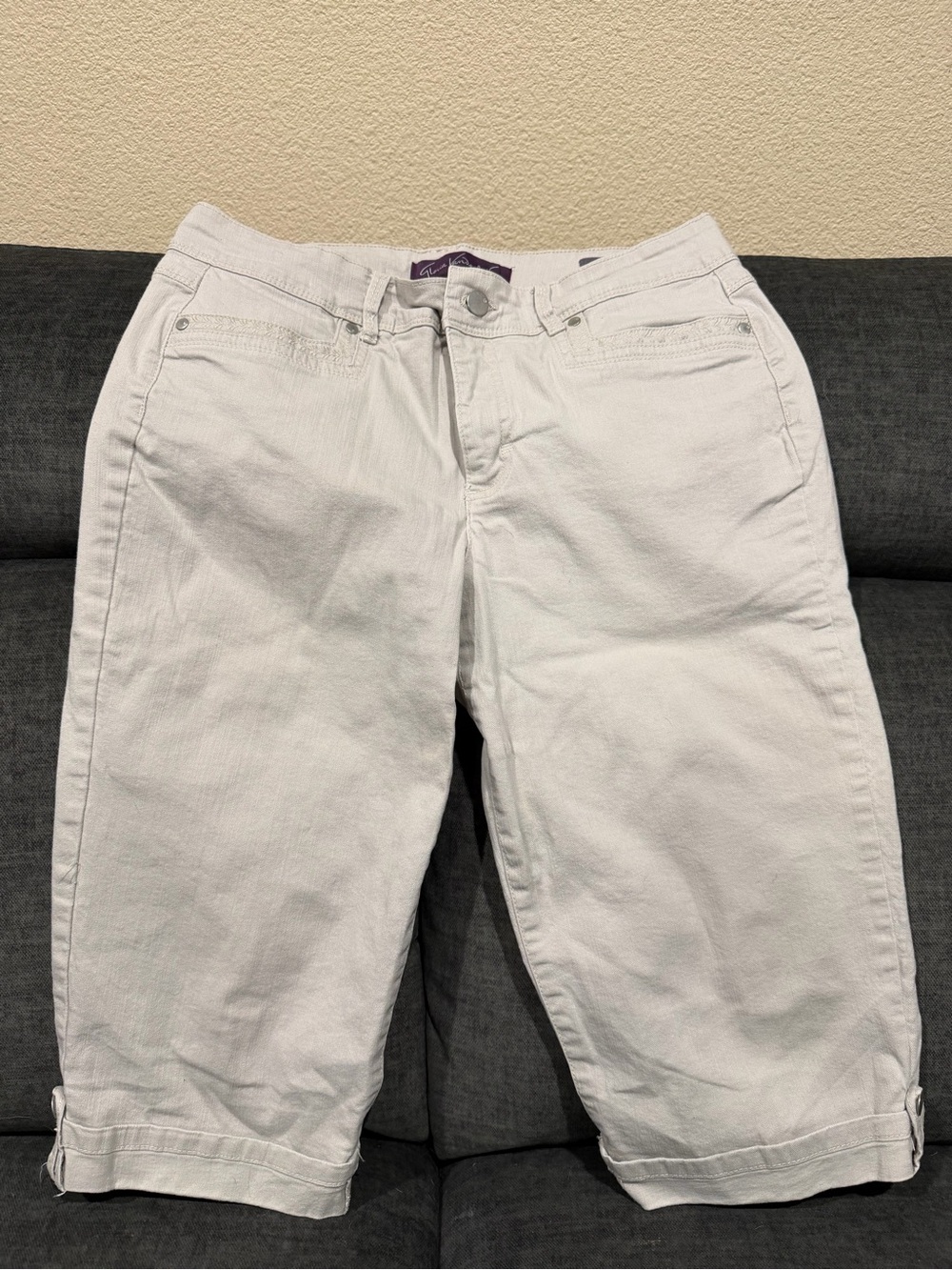 Gloria Vanderbilt White Cropped Jeans with Cuffed Hem